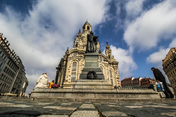 Quels sont les meilleurs conseils pour camper en toute sécurité dans une région de tornades?